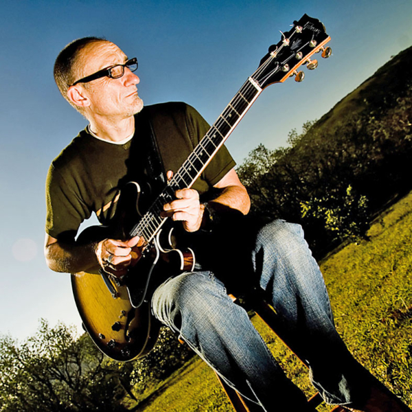 Robert Dean (Japan, Vivabeat)